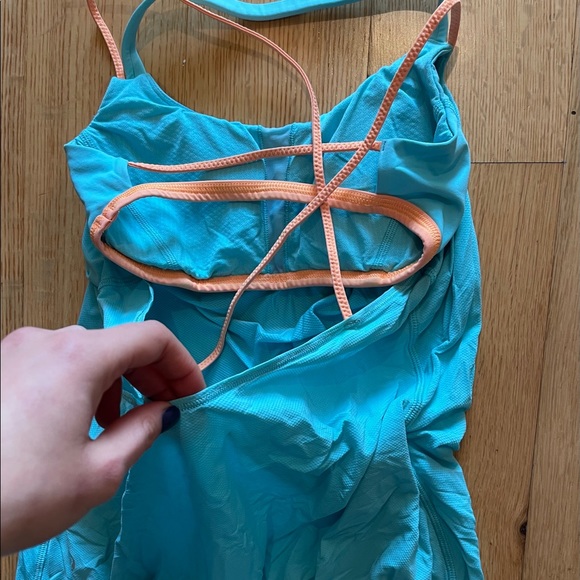 Lululemon flow top size 4 - Picture 4 of 4